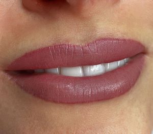 Lip-Liner-by-Nancy-Akbari-cosmeticbybanou (2)